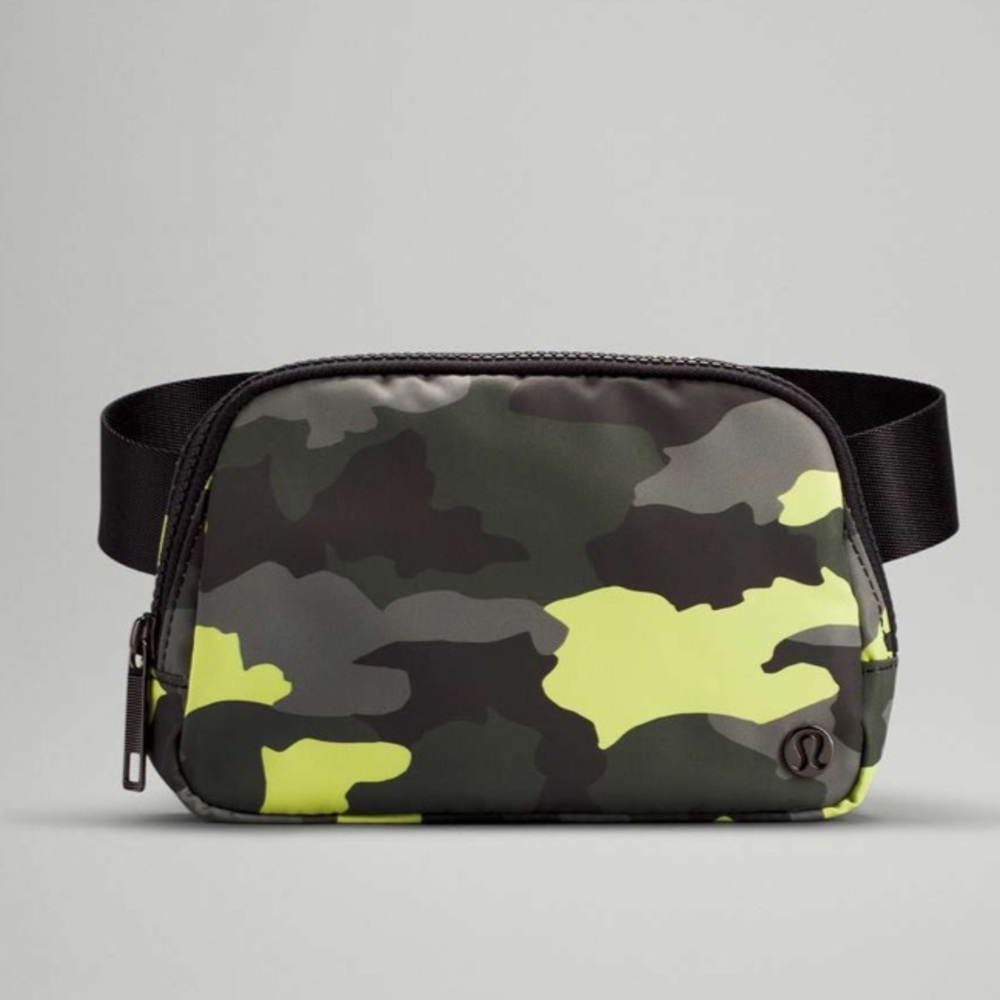 Lululemon Everywhere Belt Bag Heritage 365 Camo green black 1L